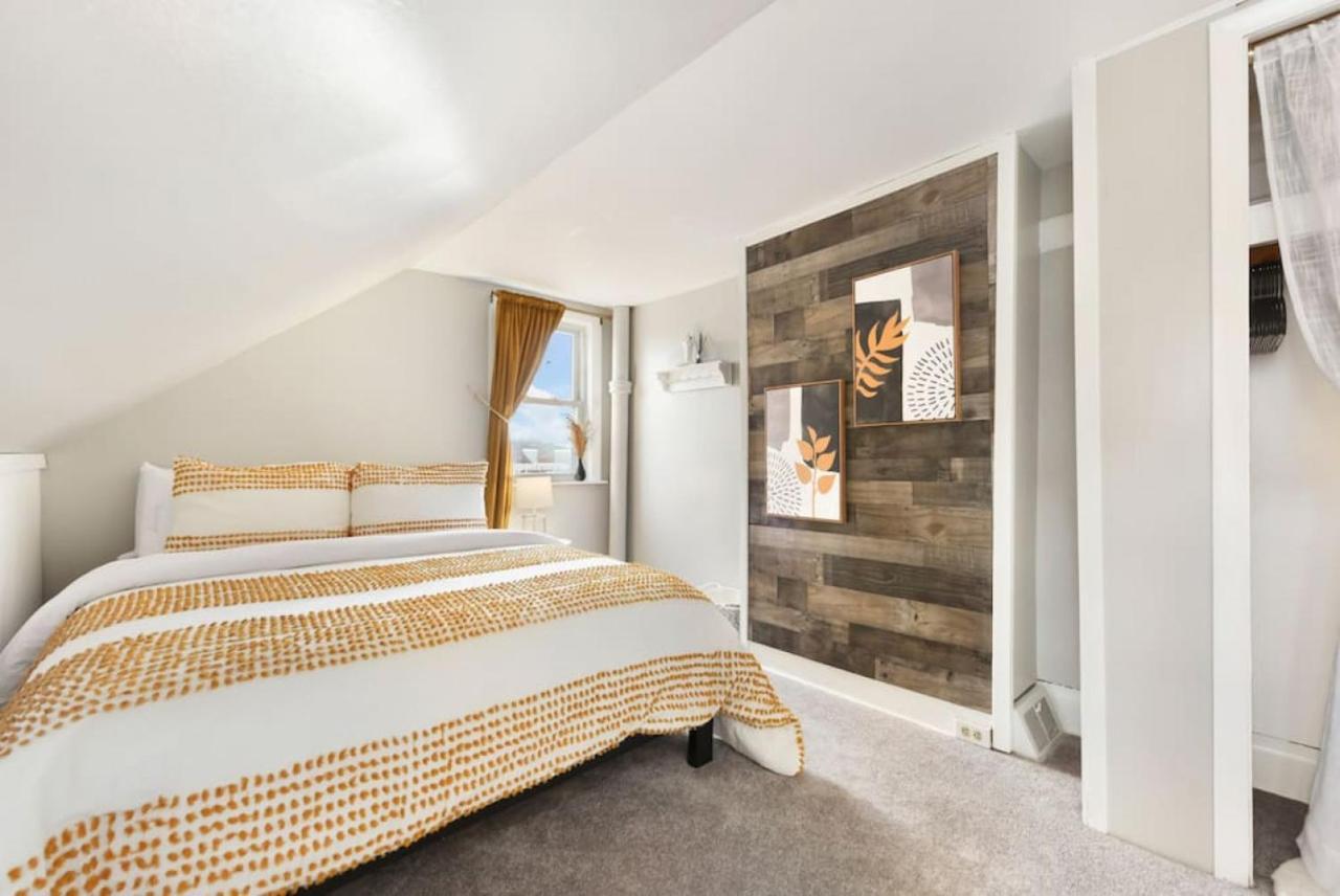 The Geneva - Colorful In A Great Location Holiday home *